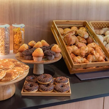 Hilton Garden Centre Hotel 4*